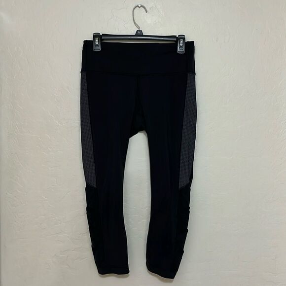 Lululemon Black Athletic Gym Athleisure Cropped Leggings Workout - Picture 1 of 11
